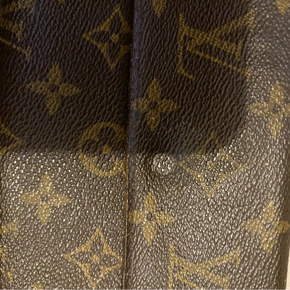 Louis Vuitton Monogram Wallet! - Picture 2 of 8